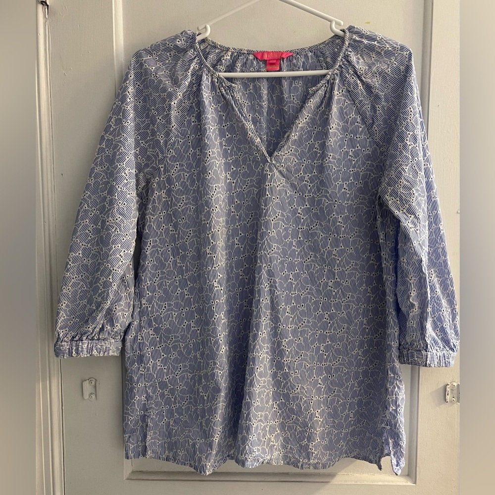 Lilly Pulitzer Willa top in Crew Blue Tint Floral Eyelet Size M